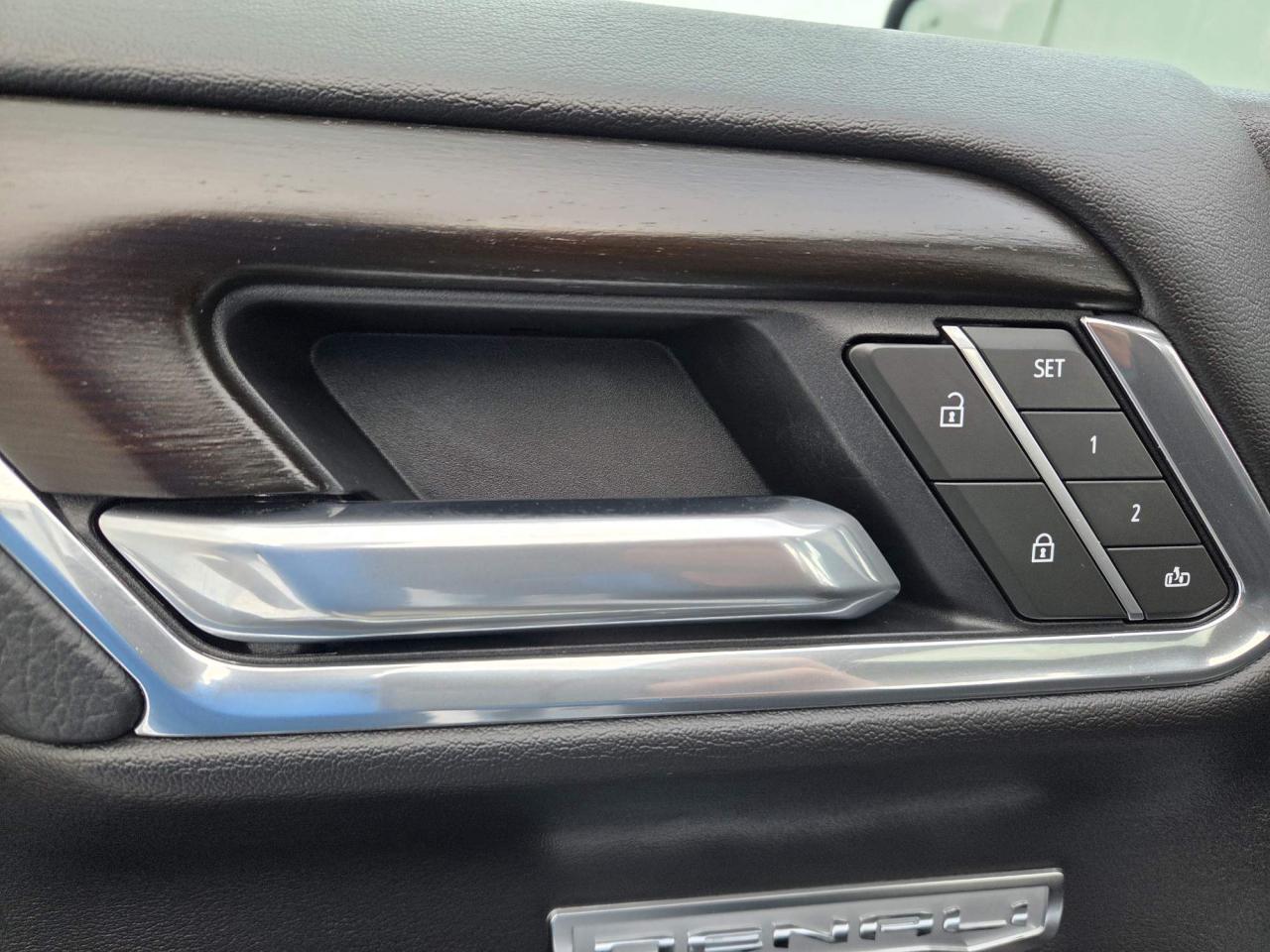 2025 GMC Sierra 1500 Denali One Owner | Sunroof | Technology Package | 22" Wheels Photo