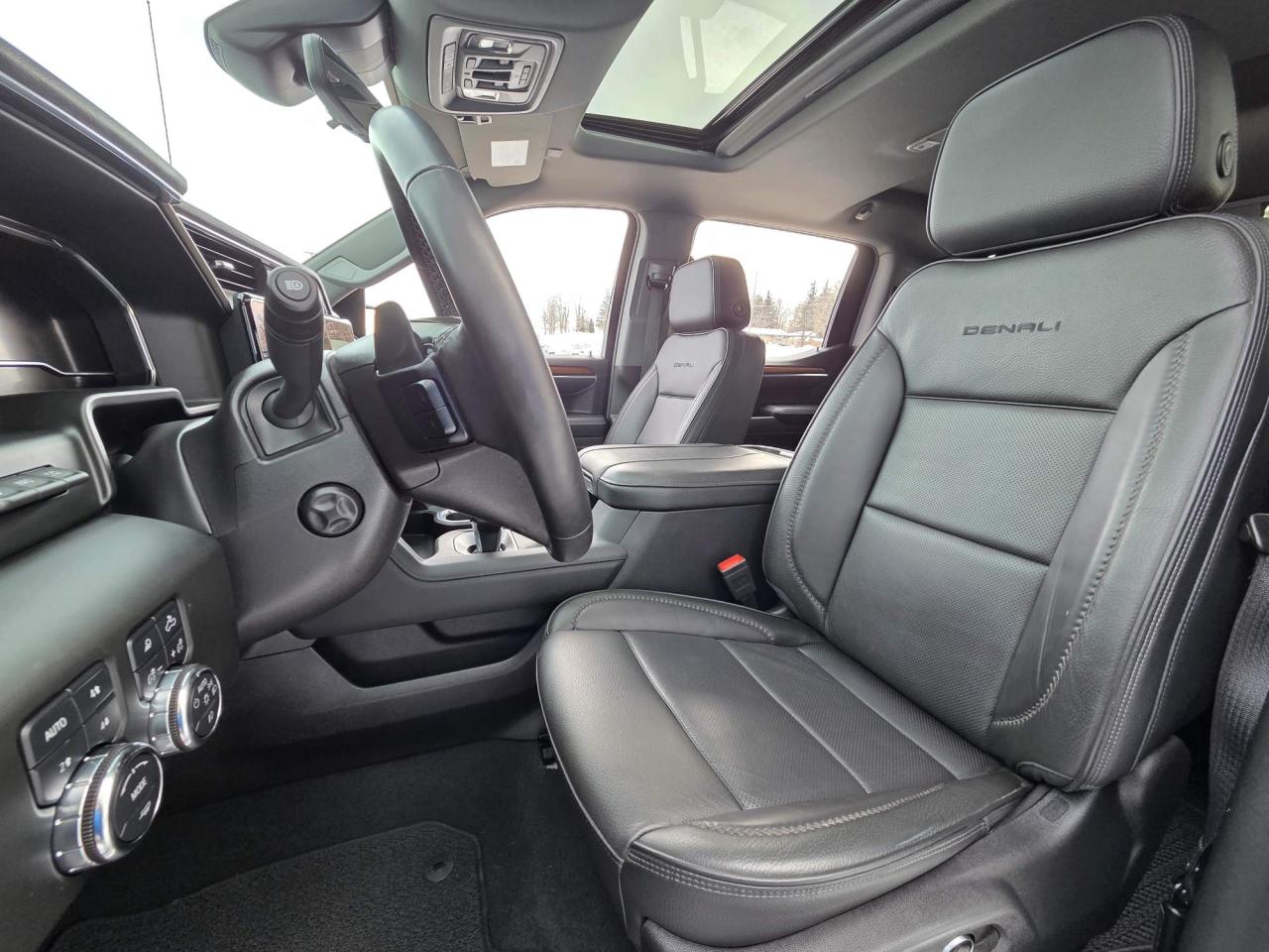 2025 GMC Sierra 1500 Denali One Owner | Sunroof | Technology Package | 22" Wheels Photo