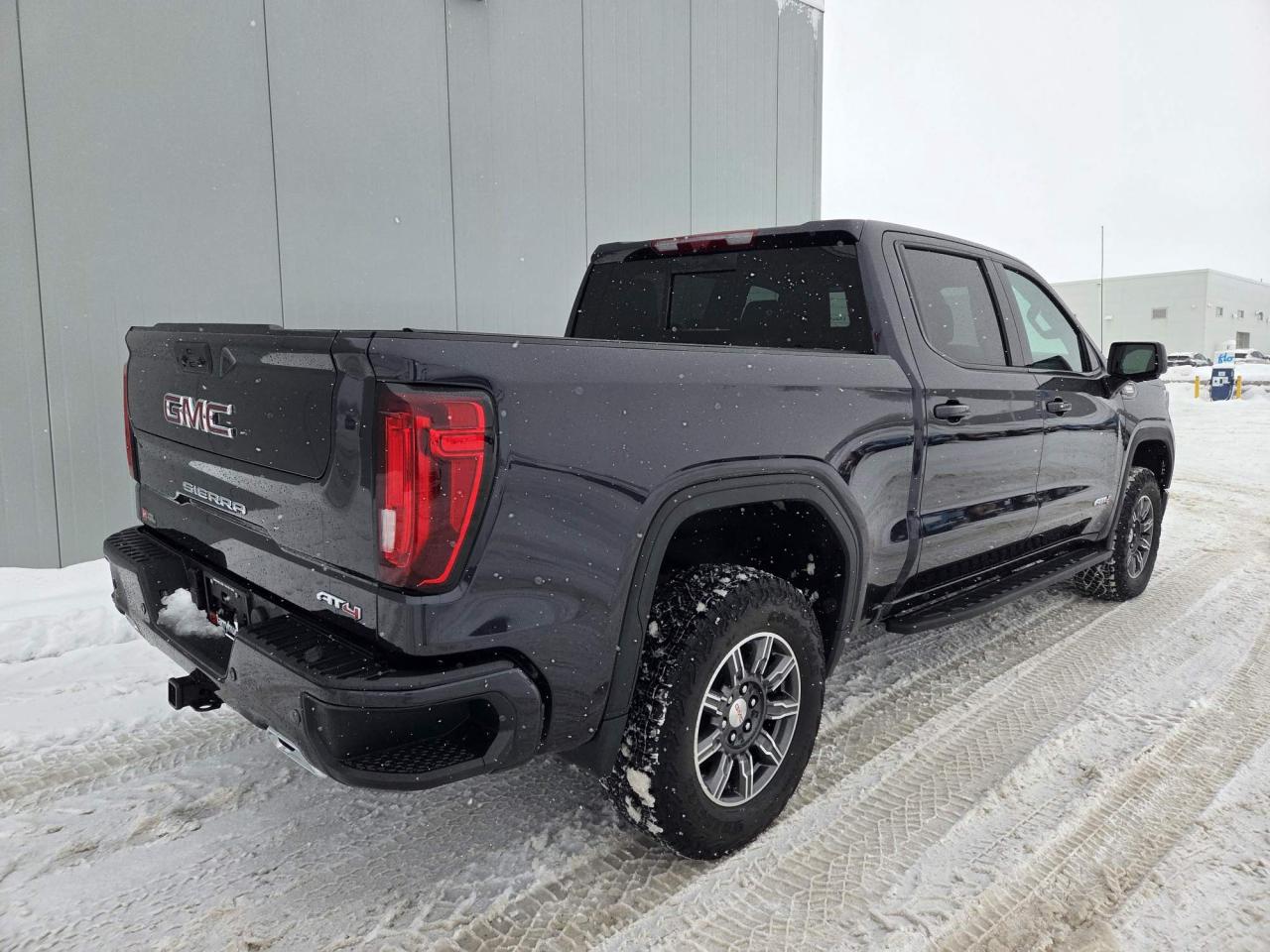 2025 GMC Sierra 1500 AT4 One Owner | Sunroof | Technology Package | 18" Wheels Photo