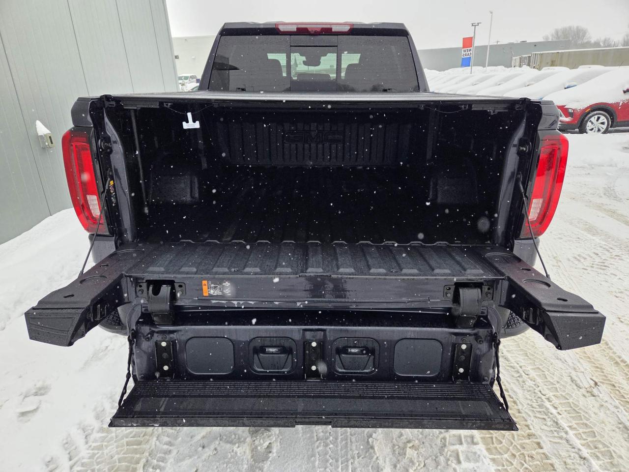 2025 GMC Sierra 1500 AT4 One Owner | Sunroof | Technology Package | 18" Wheels Photo