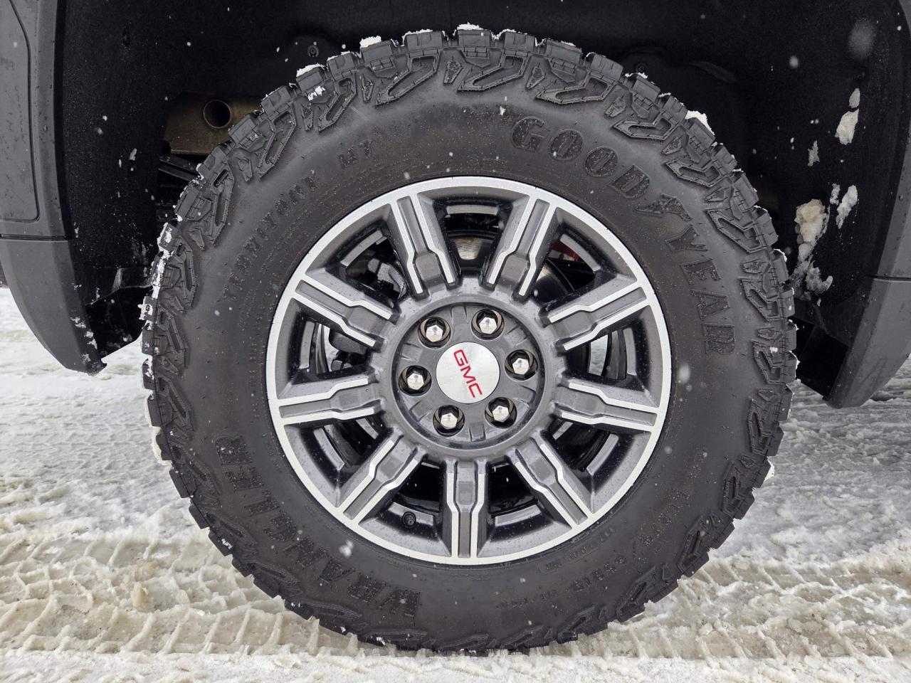 2025 GMC Sierra 1500 AT4 One Owner | Sunroof | Technology Package | 18" Wheels Photo