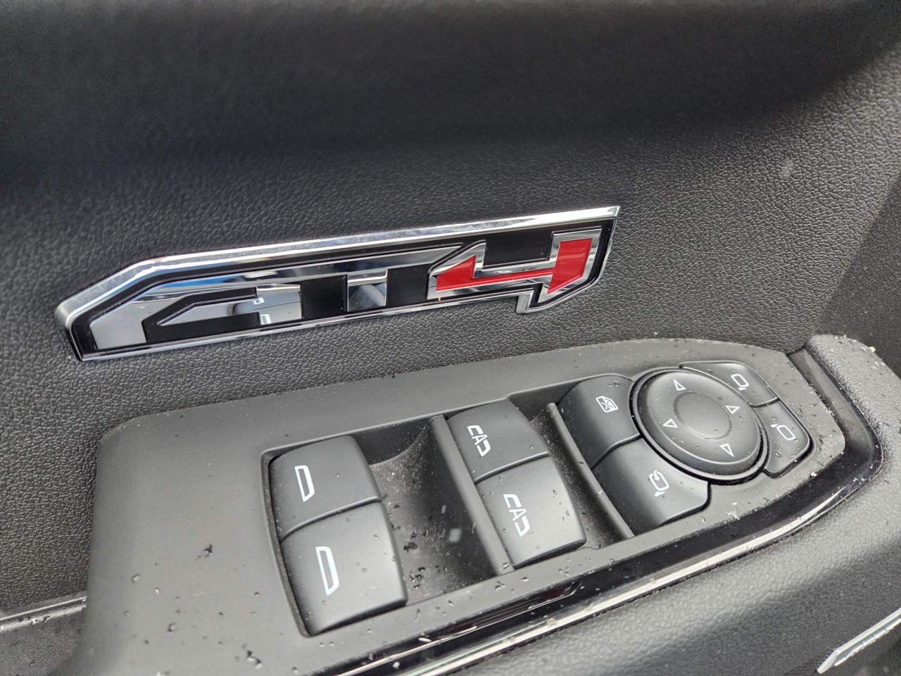 2025 GMC Sierra 1500 AT4 One Owner | Sunroof | Technology Package | 18" Wheels Photo