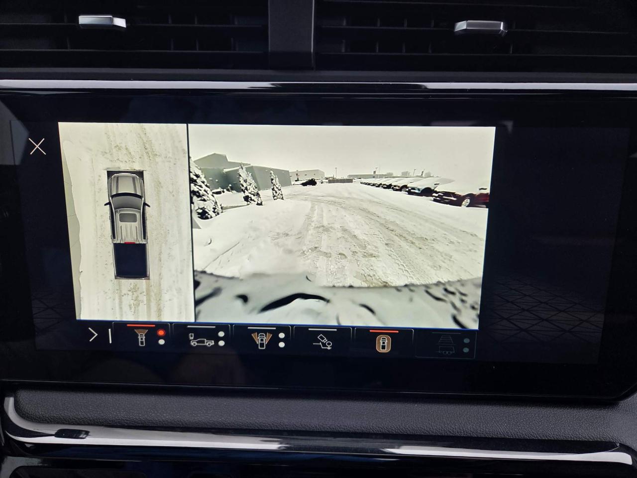 2025 GMC Sierra 1500 AT4 One Owner | Sunroof | Technology Package | 18" Wheels Photo