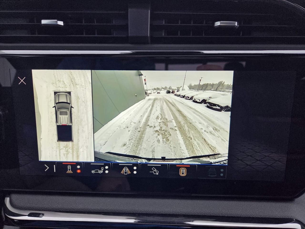 2025 GMC Sierra 1500 AT4 One Owner | Sunroof | Technology Package | 18" Wheels Photo