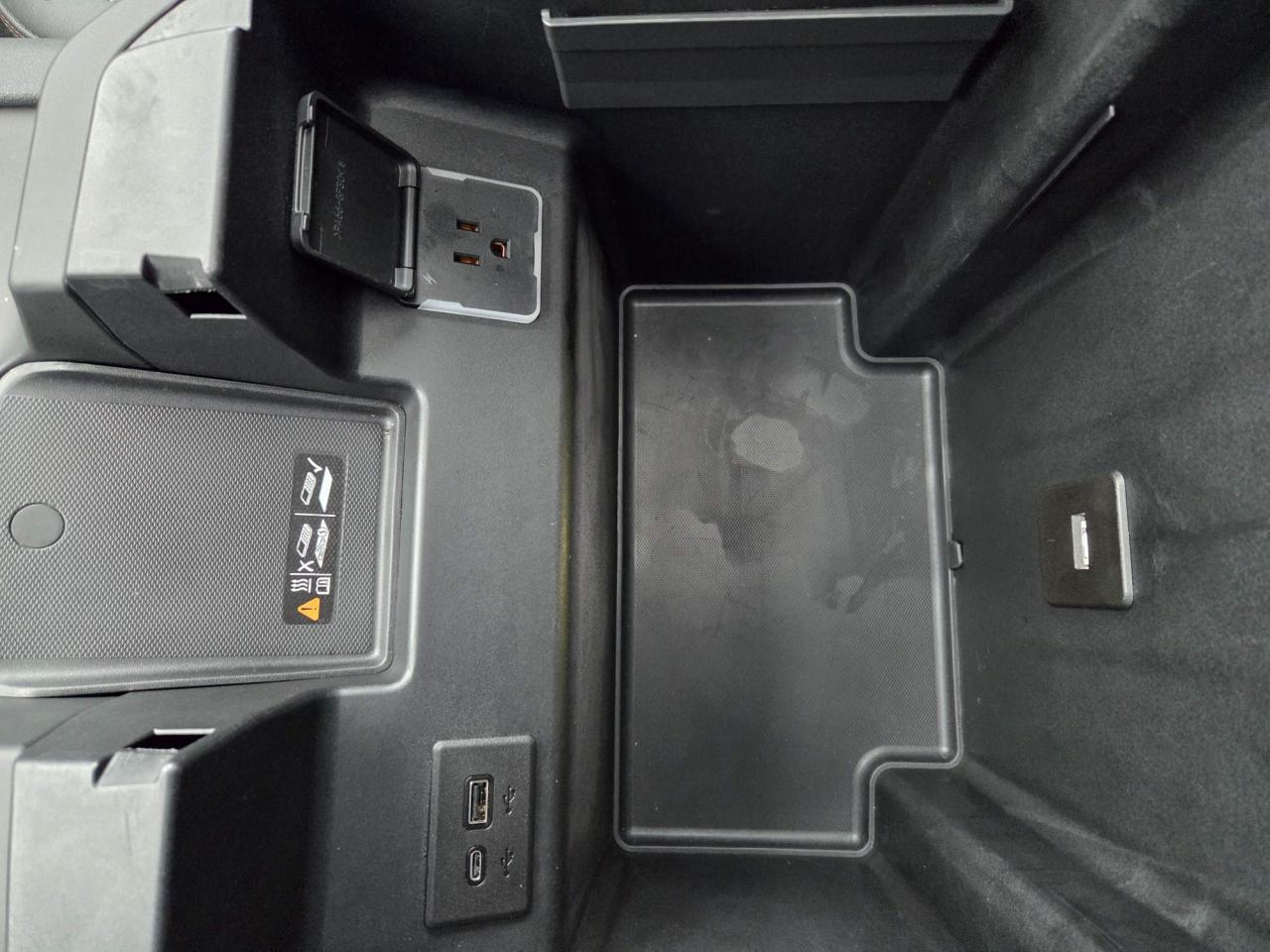 2025 GMC Sierra 1500 AT4 One Owner | Sunroof | Technology Package | 18" Wheels Photo