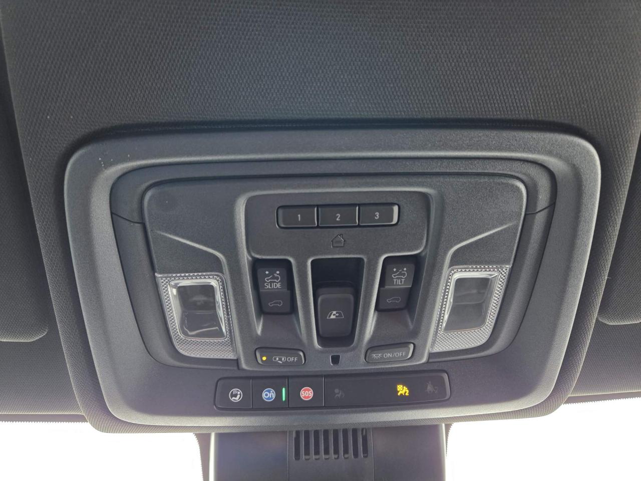 2025 GMC Sierra 1500 AT4 One Owner | Sunroof | Technology Package | 18" Wheels Photo