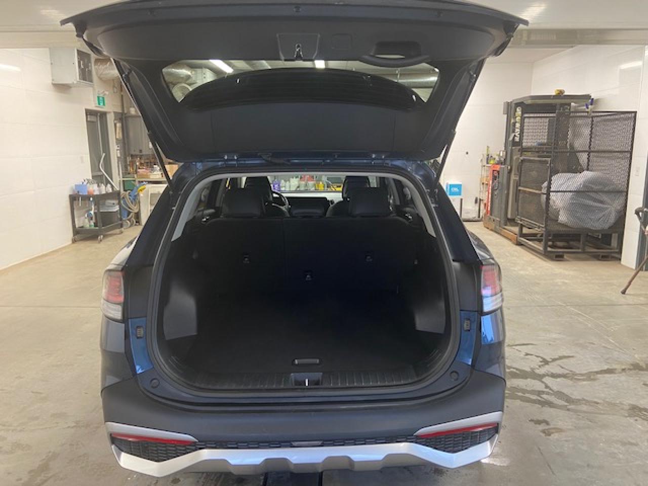 2023 Kia Sportage EX Photo4