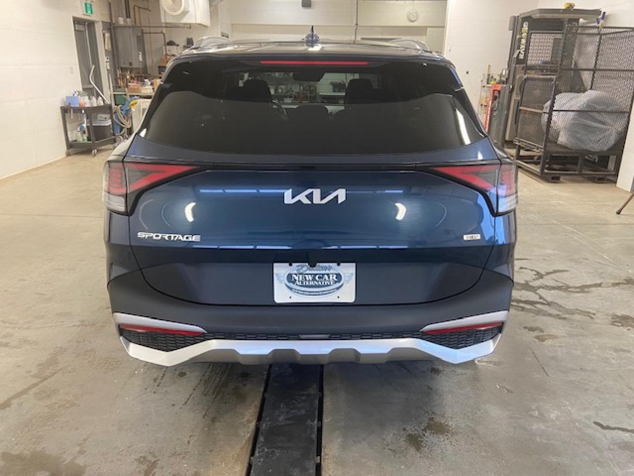 2023 Kia Sportage EX Photo3