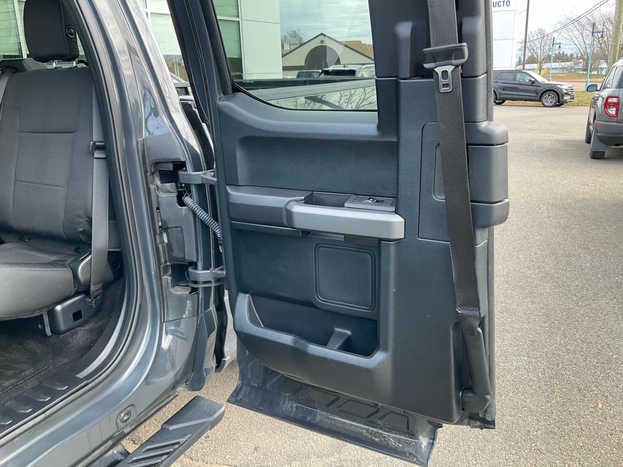 2016 Ford F-150 XLT Photo5