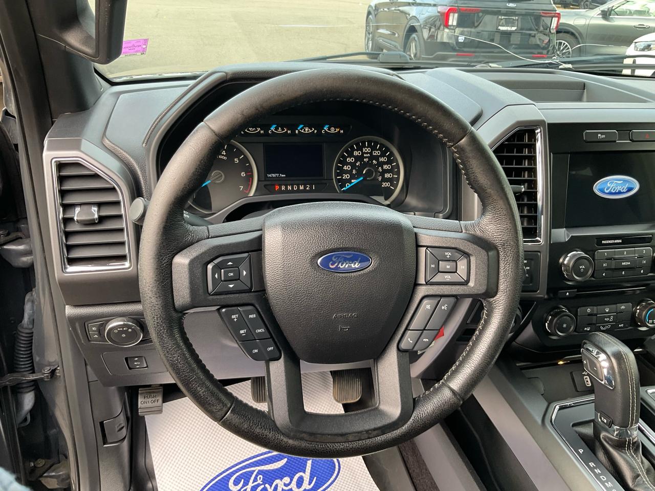 2016 Ford F-150 XLT Photo5