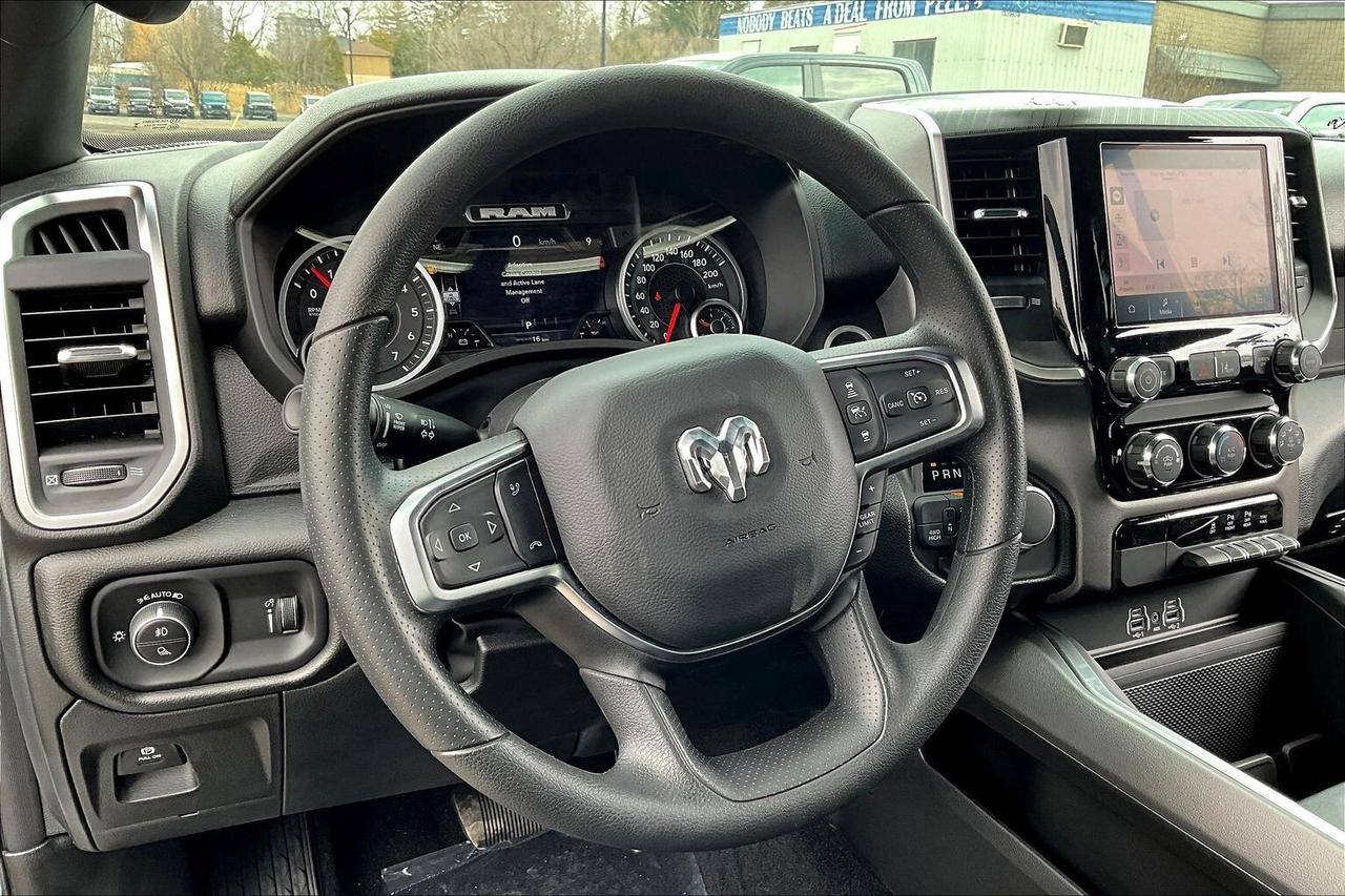 2026 RAM 1500 EXPRESS | Blackout | 8.4" TOUCHSCREEN | 4X4 Photo