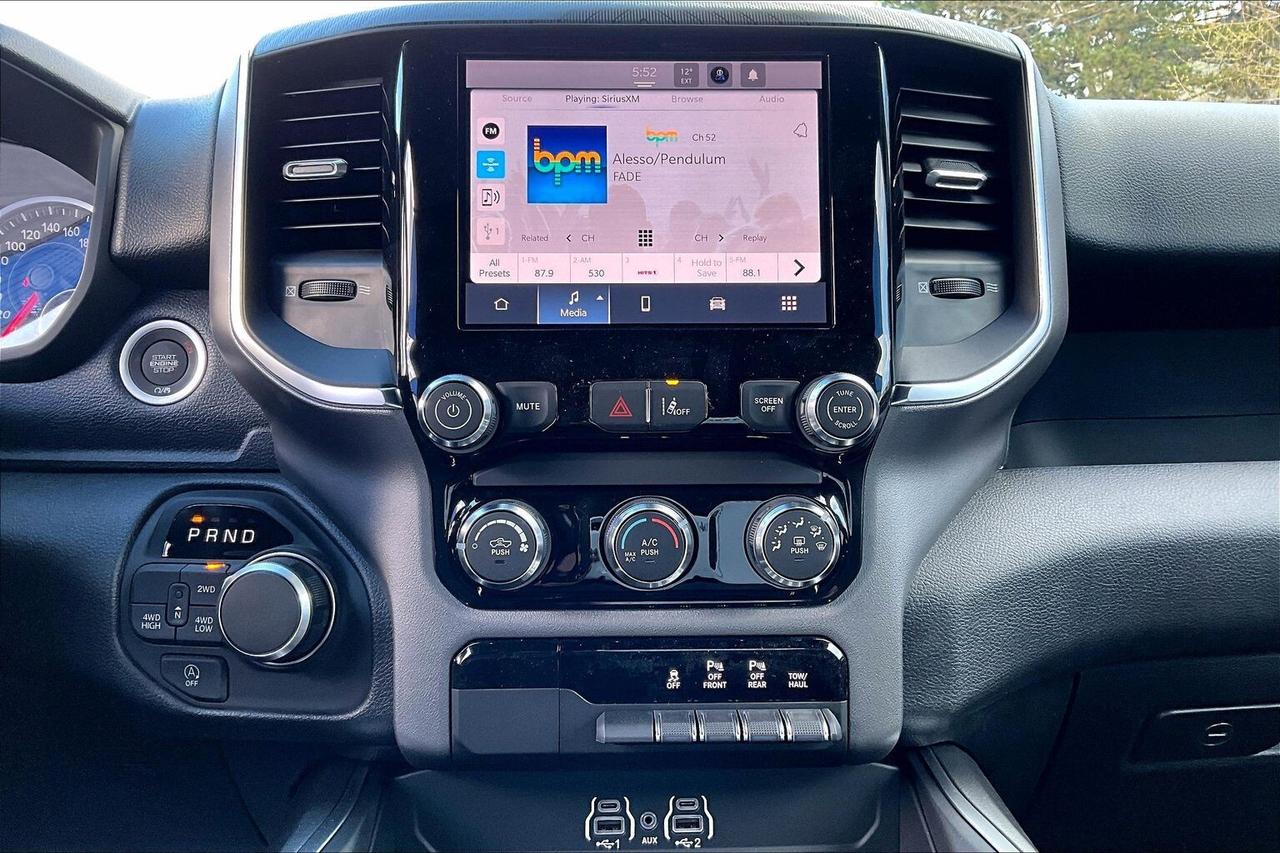 2026 RAM 1500 EXPRESS | Blackout | 8.4" TOUCHSCREEN | 4X4 Photo