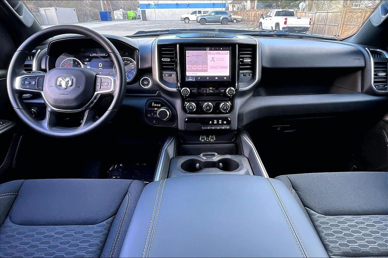 2026 RAM 1500 EXPRESS | Blackout | 8.4" TOUCHSCREEN | 4X4 Photo4