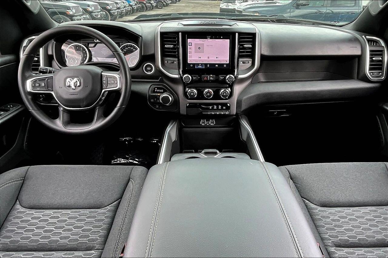 2026 RAM 1500 EXPRESS | Blackout | 8.4" TOUCHSCREEN | 4X4 Photo4