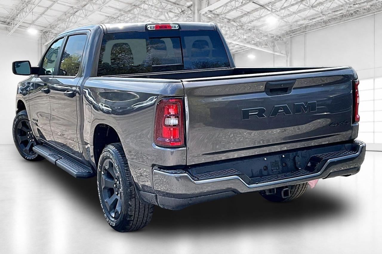 2026 RAM 1500 EXPRESS | Blackout | 8.4" TOUCHSCREEN | 4X4 Photo