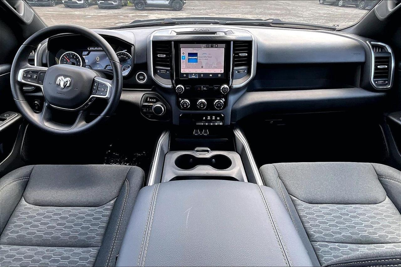 2026 RAM 1500 EXPRESS | Blackout | 8.4" TOUCHSCREEN | 4X4 Photo
