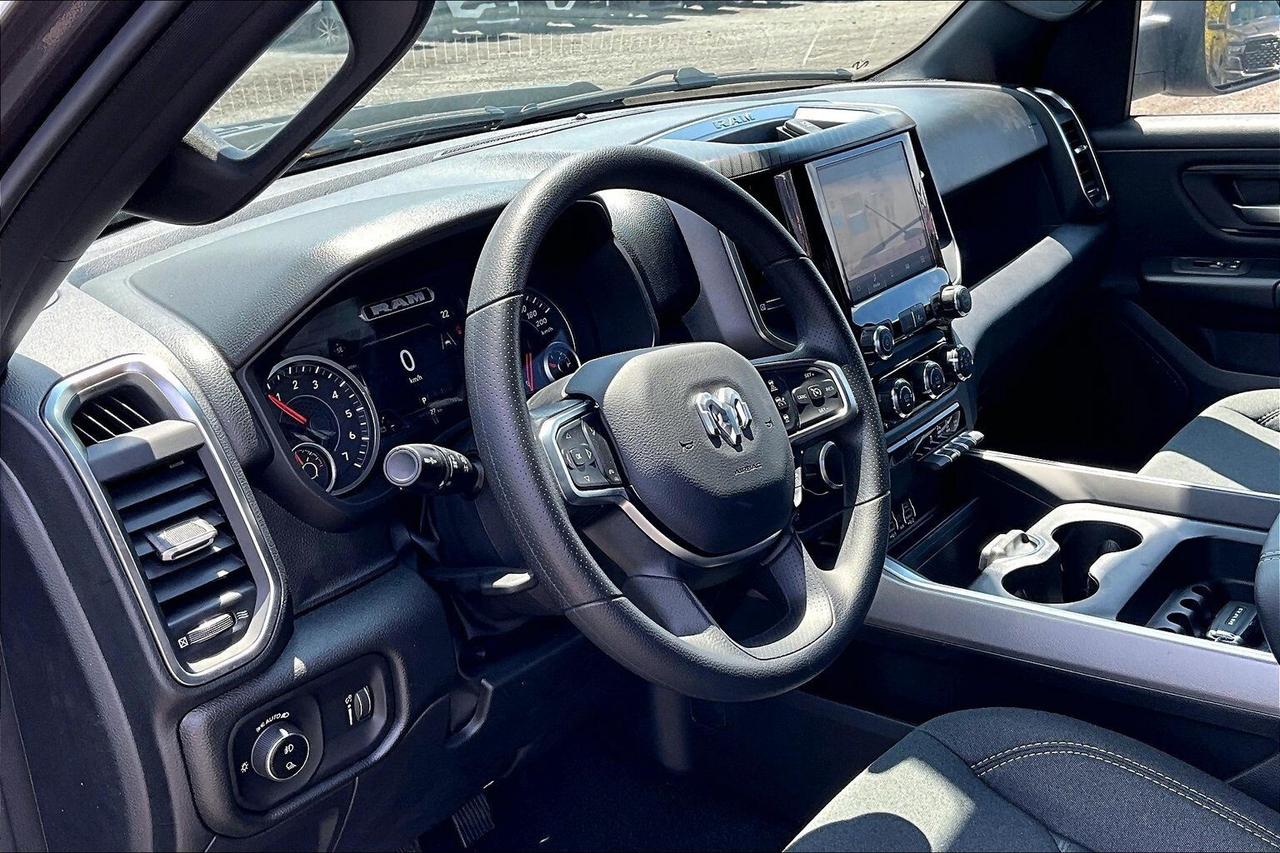 2026 RAM 1500 EXPRESS | Blackout | 8.4" TOUCHSCREEN | 4X4 Photo