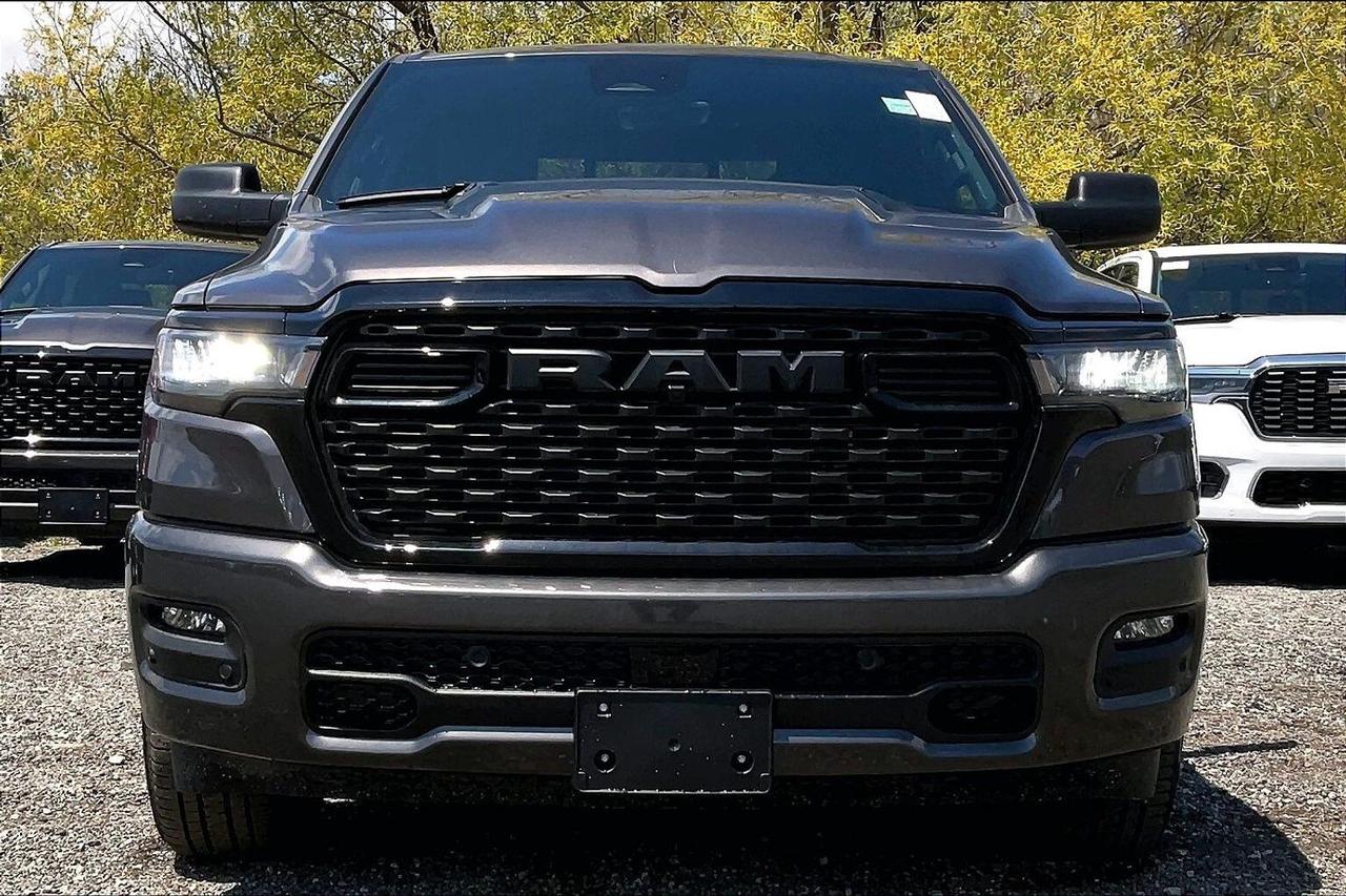 2026 RAM 1500 EXPRESS | Blackout | 8.4" TOUCHSCREEN | 4X4 Photo