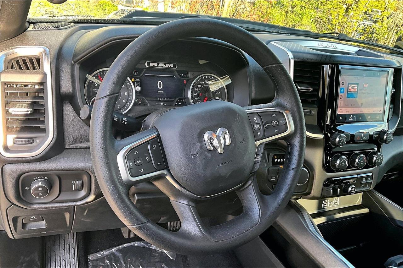 2026 RAM 1500 EXPRESS | Blackout | Tow Group 2 | 8.4"Touchscreen Photo