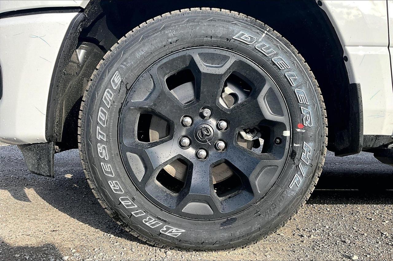 2026 RAM 1500 EXPRESS | Blackout | Tow Group 2 | 8.4"Touchscreen Photo