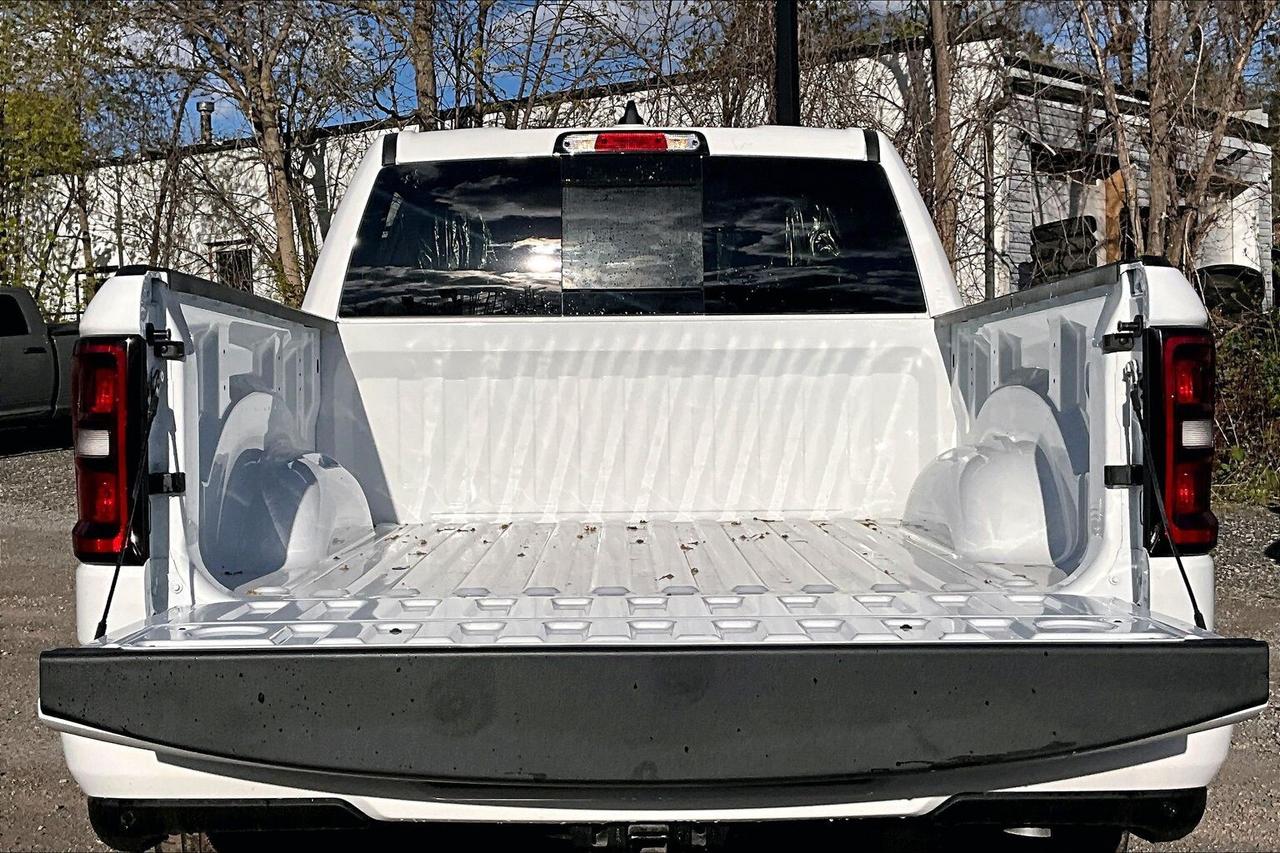 2026 RAM 1500 EXPRESS | Blackout | Tow Group 2 | 8.4"Touchscreen Photo