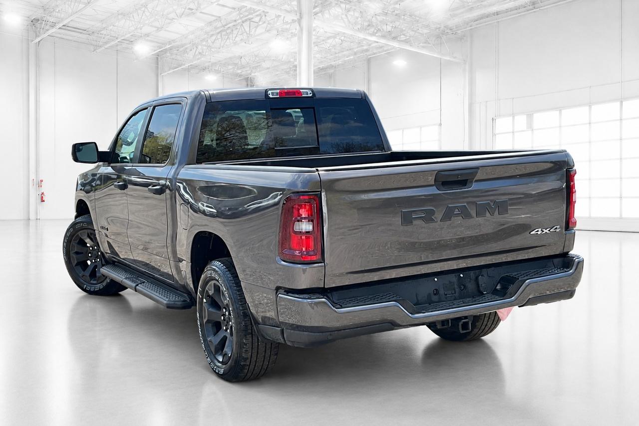 2026 RAM 1500 EXPRESS | Blackout | 8.4" TOUCHSCREEN | 4X4 Photo3