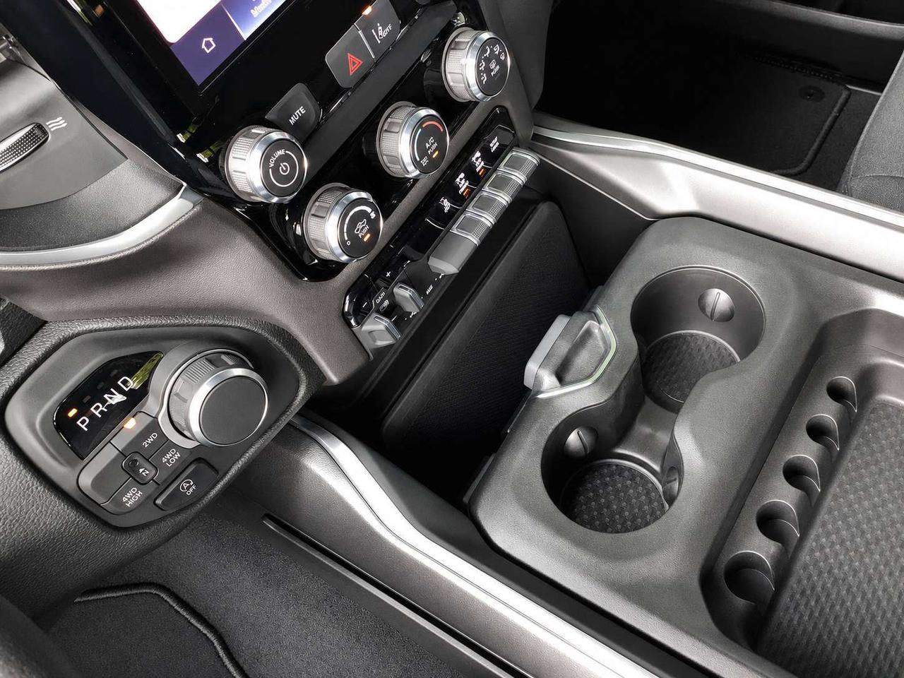 2026 RAM 1500 EXPRESS | Blackout | Tow Group 2 | 8.4"Touchscreen Photo