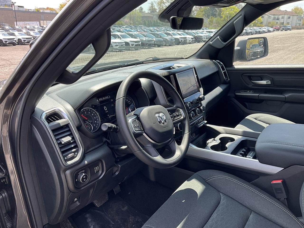 2026 RAM 1500 EXPRESS | Blackout | 8.4" TOUCHSCREEN | 4X4 Photo