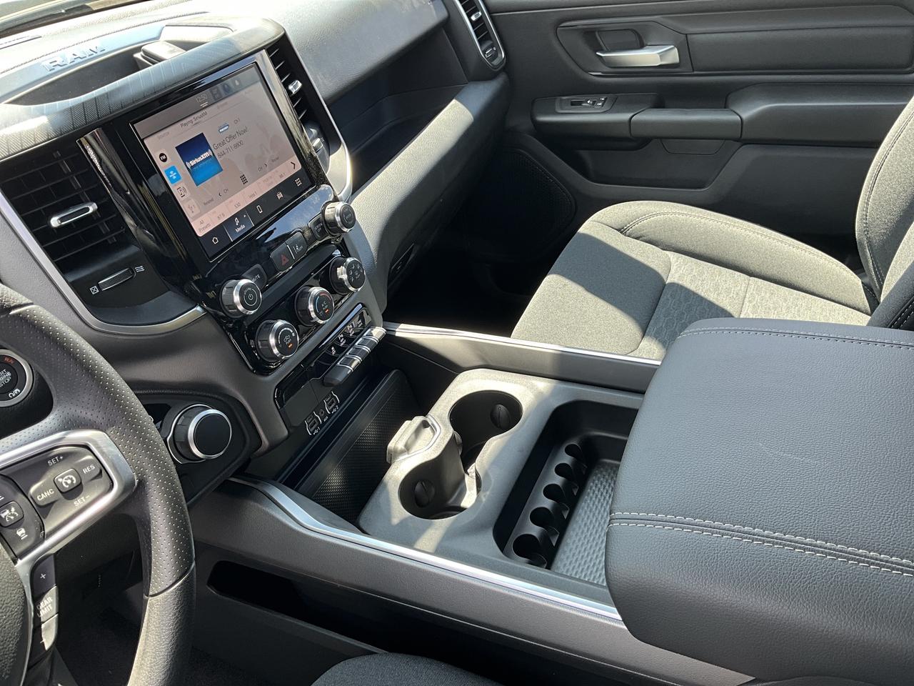 2026 RAM 1500 EXPRESS | Blackout | 8.4" TOUCHSCREEN | 4X4 Photo