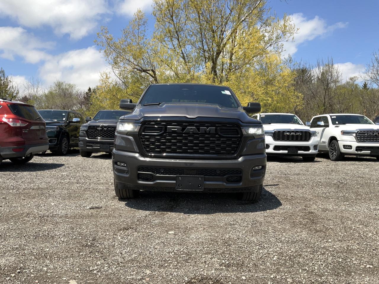 2026 RAM 1500 EXPRESS | Blackout | 8.4" TOUCHSCREEN | 4X4 Photo