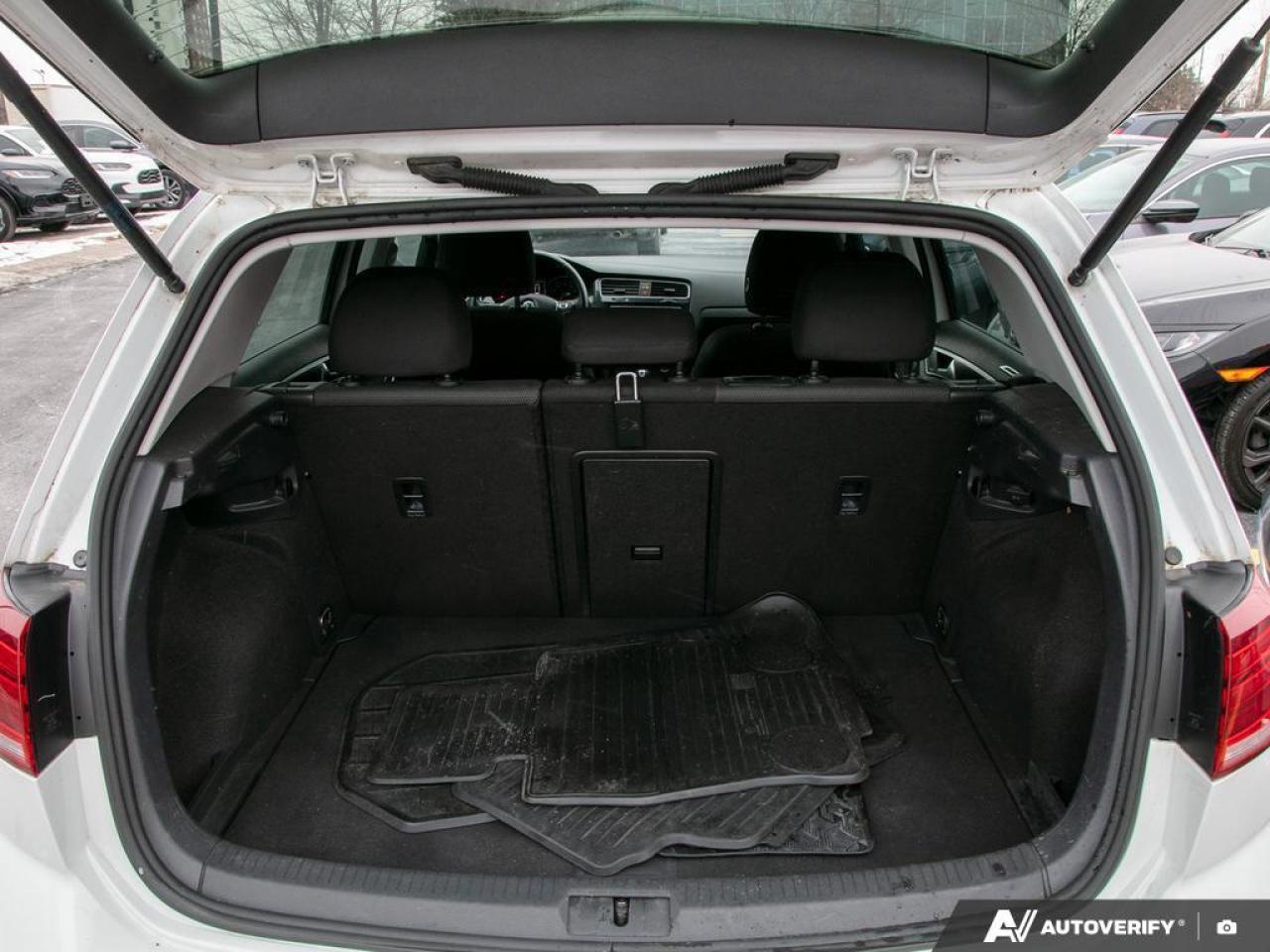 2019 Volkswagen Golf  Photo