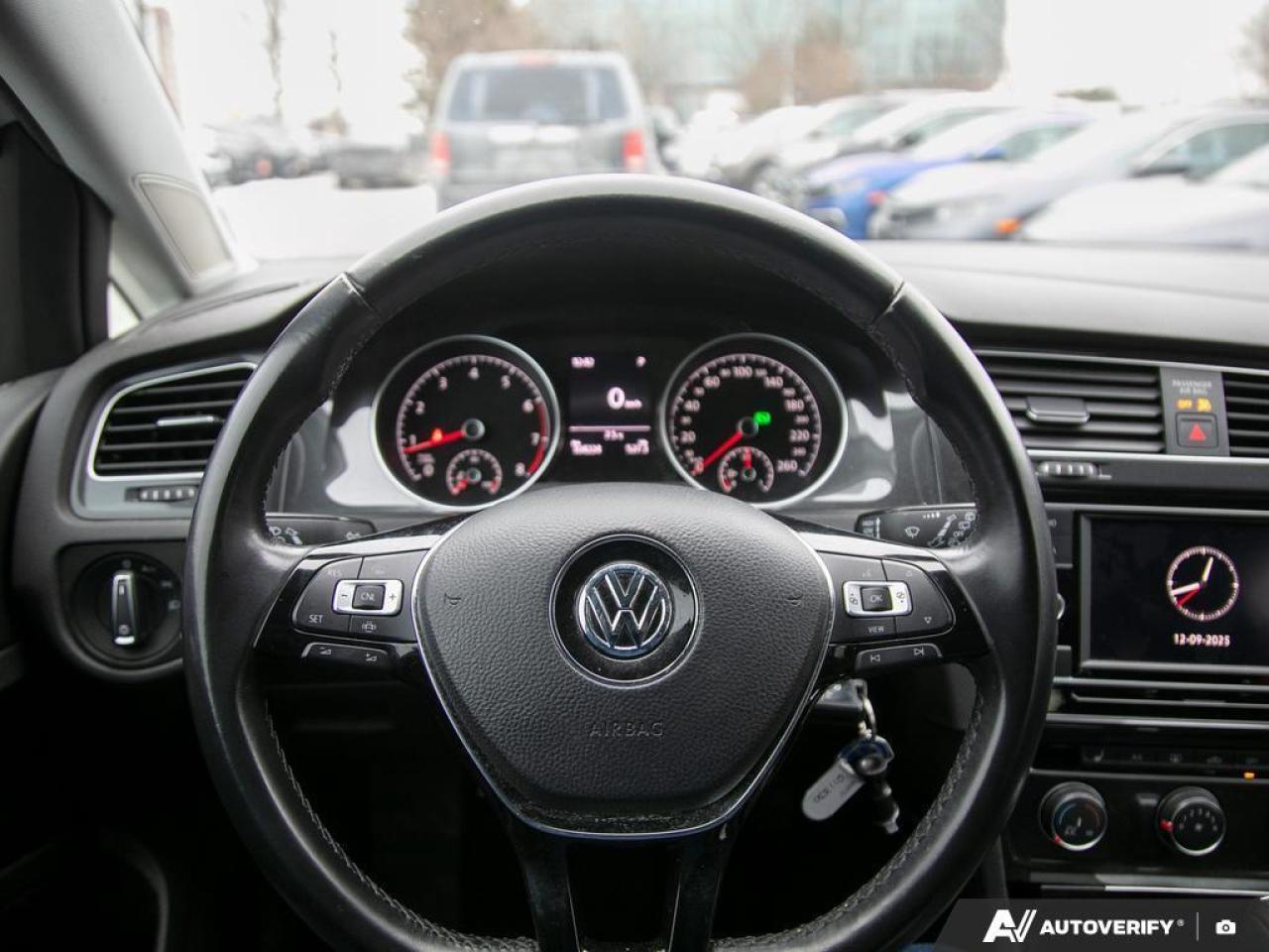 2019 Volkswagen Golf  Photo