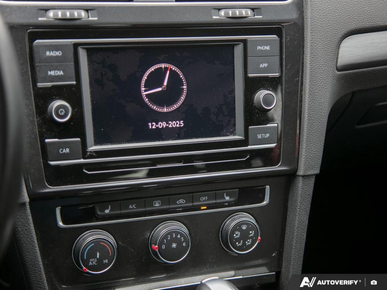 2019 Volkswagen Golf  Photo