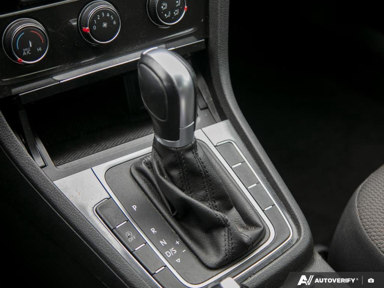 2019 Volkswagen Golf  Photo