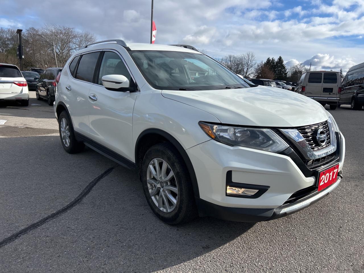 2017 Nissan Rogue SV, REMOTE START, AWD, HEATED SEATS, BACK UP CAM! - Photo #4