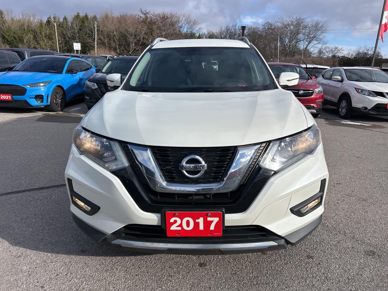 2017 Nissan Rogue SV, REMOTE START, AWD, HEATED SEATS, BACK UP CAM! - Photo #3