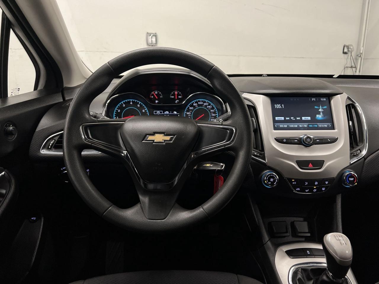 2016 Chevrolet Cruze LS |6-SPEED |ONLY 62,000KMS! |REAR CAM | BLUETOOTH Photo