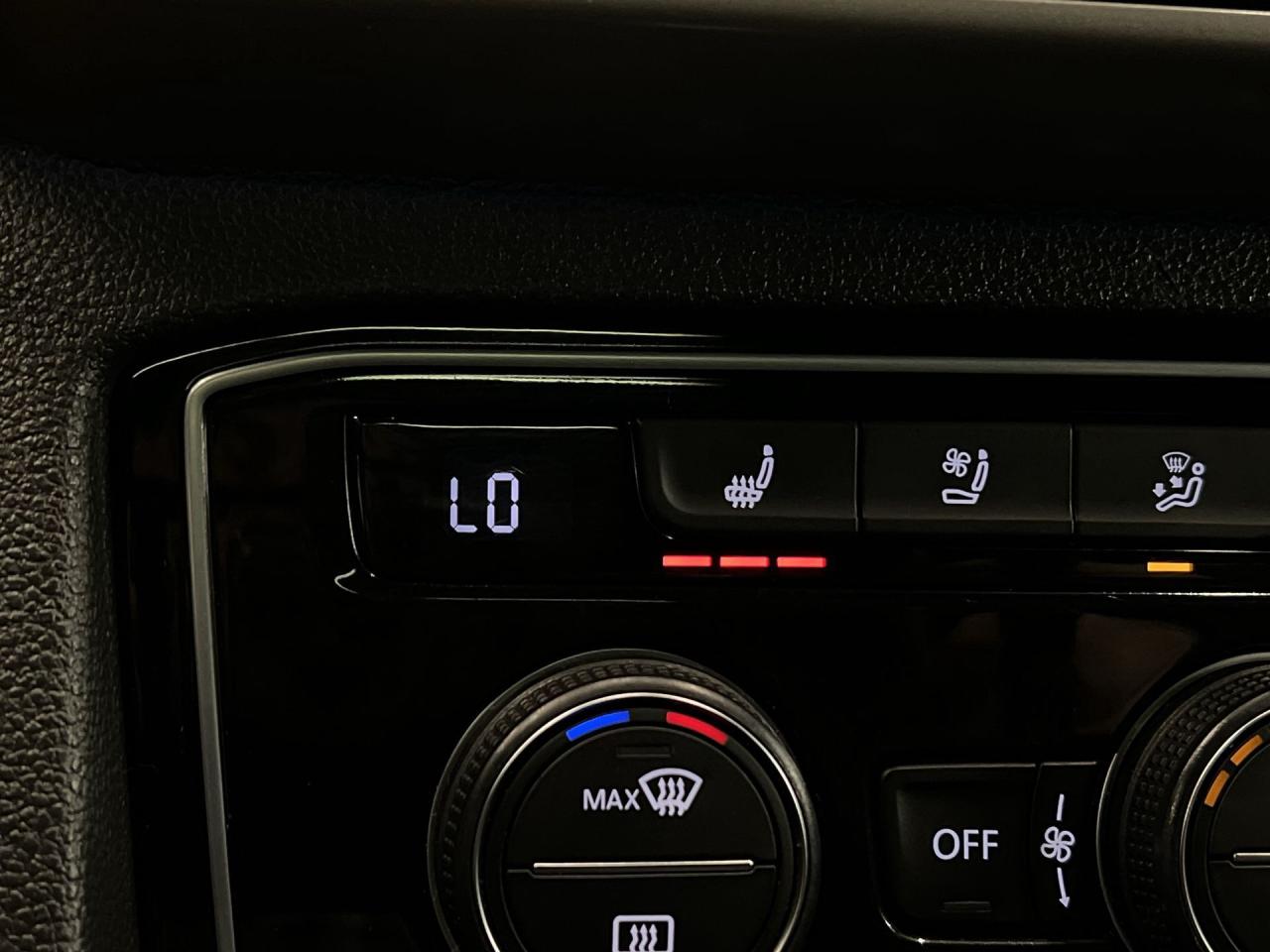 2020 Volkswagen Atlas Cross Sport EXECLINE AWD | COOLED LEATHER |PANO ROOF | 360 CAM Photo