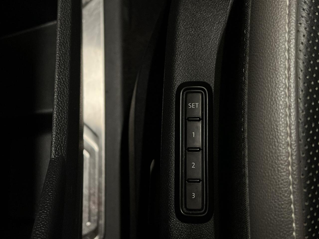 2020 Volkswagen Atlas Cross Sport EXECLINE AWD | COOLED LEATHER |PANO ROOF | 360 CAM Photo