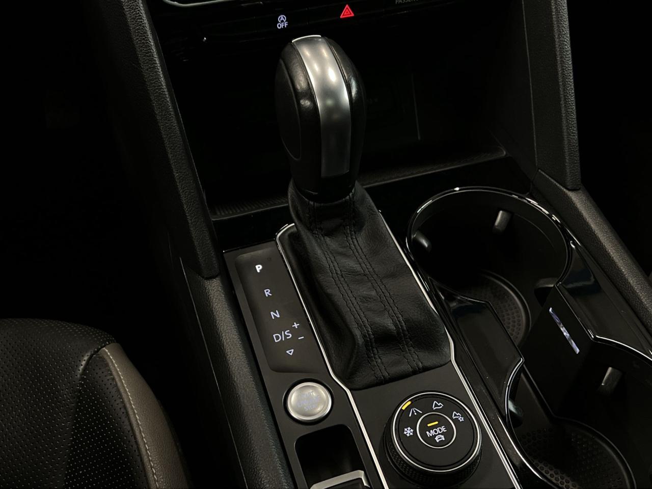 2020 Volkswagen Atlas Cross Sport EXECLINE AWD | COOLED LEATHER |PANO ROOF | 360 CAM Photo