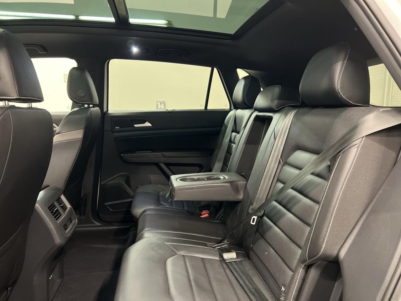 2020 Volkswagen Atlas Cross Sport EXECLINE AWD | COOLED LEATHER |PANO ROOF | 360 CAM Photo