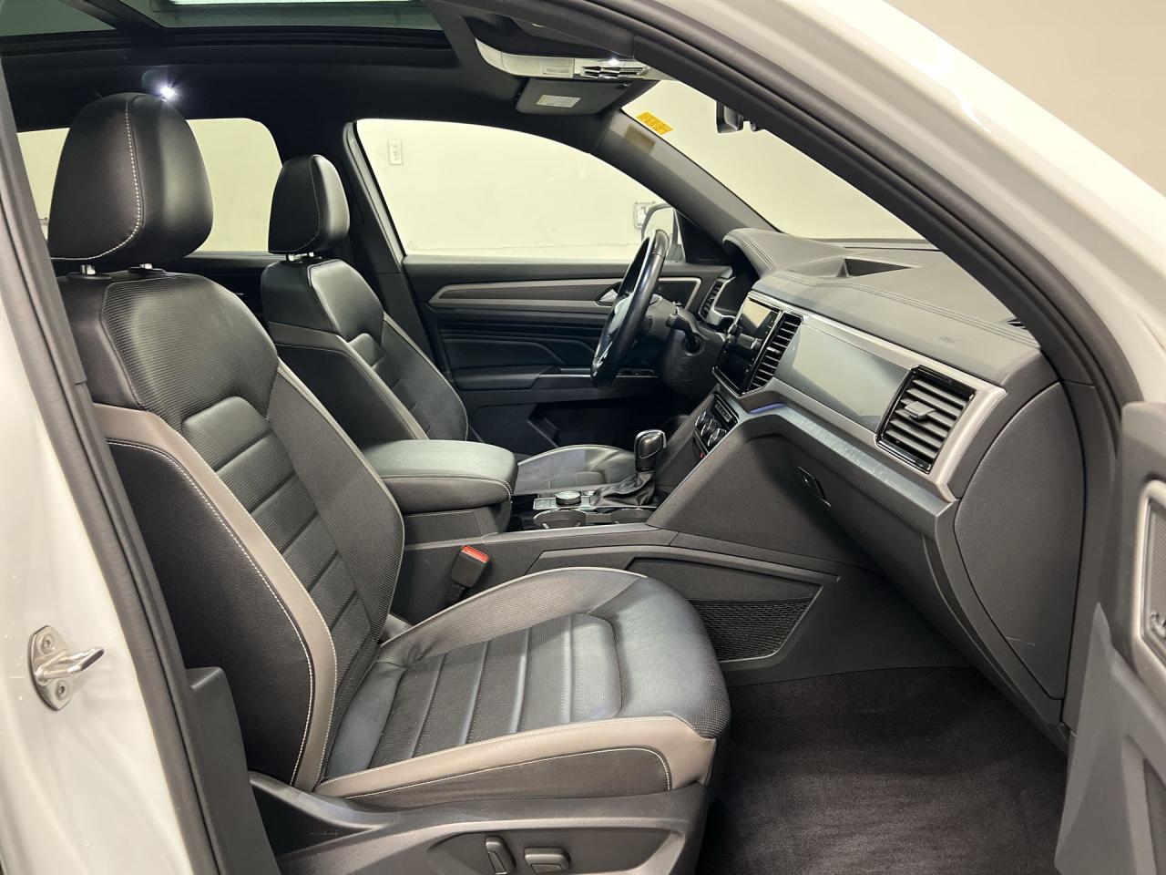 2020 Volkswagen Atlas Cross Sport EXECLINE AWD | COOLED LEATHER |PANO ROOF | 360 CAM Photo