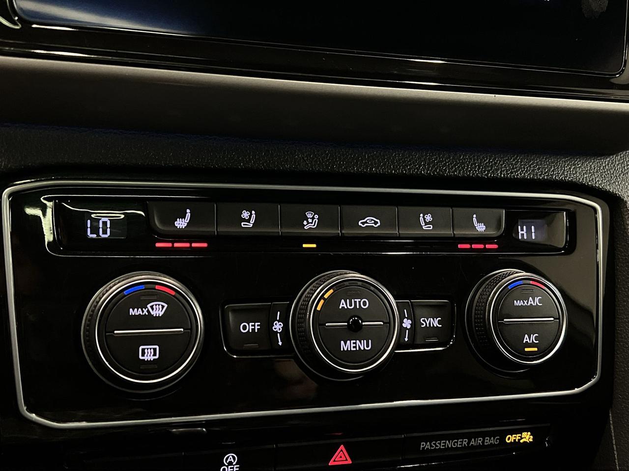 2020 Volkswagen Atlas Cross Sport EXECLINE AWD | COOLED LEATHER |PANO ROOF | 360 CAM Photo