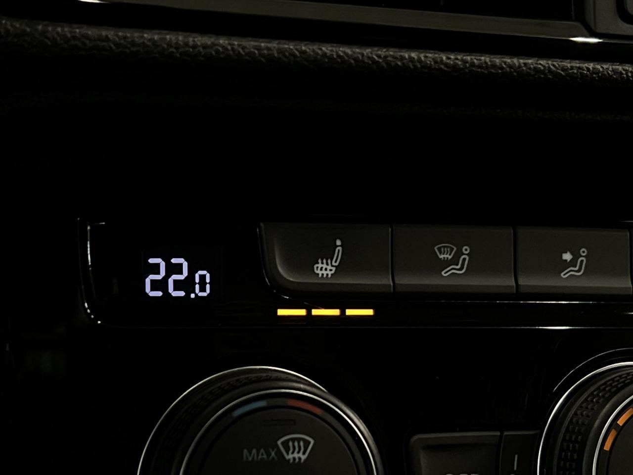 2022 Volkswagen Taos COMFORTLINE AWD | HTD SEATS | WIRELESS CARPLAY Photo