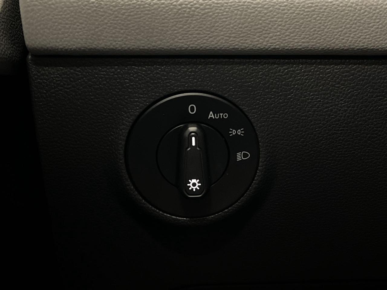 2022 Volkswagen Taos COMFORTLINE AWD | HTD SEATS | WIRELESS CARPLAY Photo