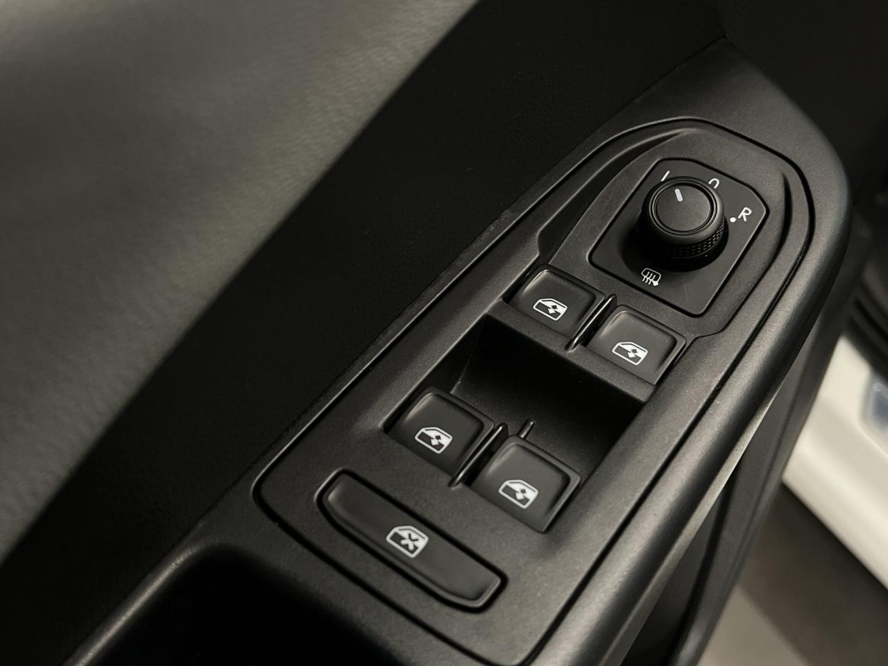 2022 Volkswagen Taos COMFORTLINE AWD | HTD SEATS | WIRELESS CARPLAY Photo