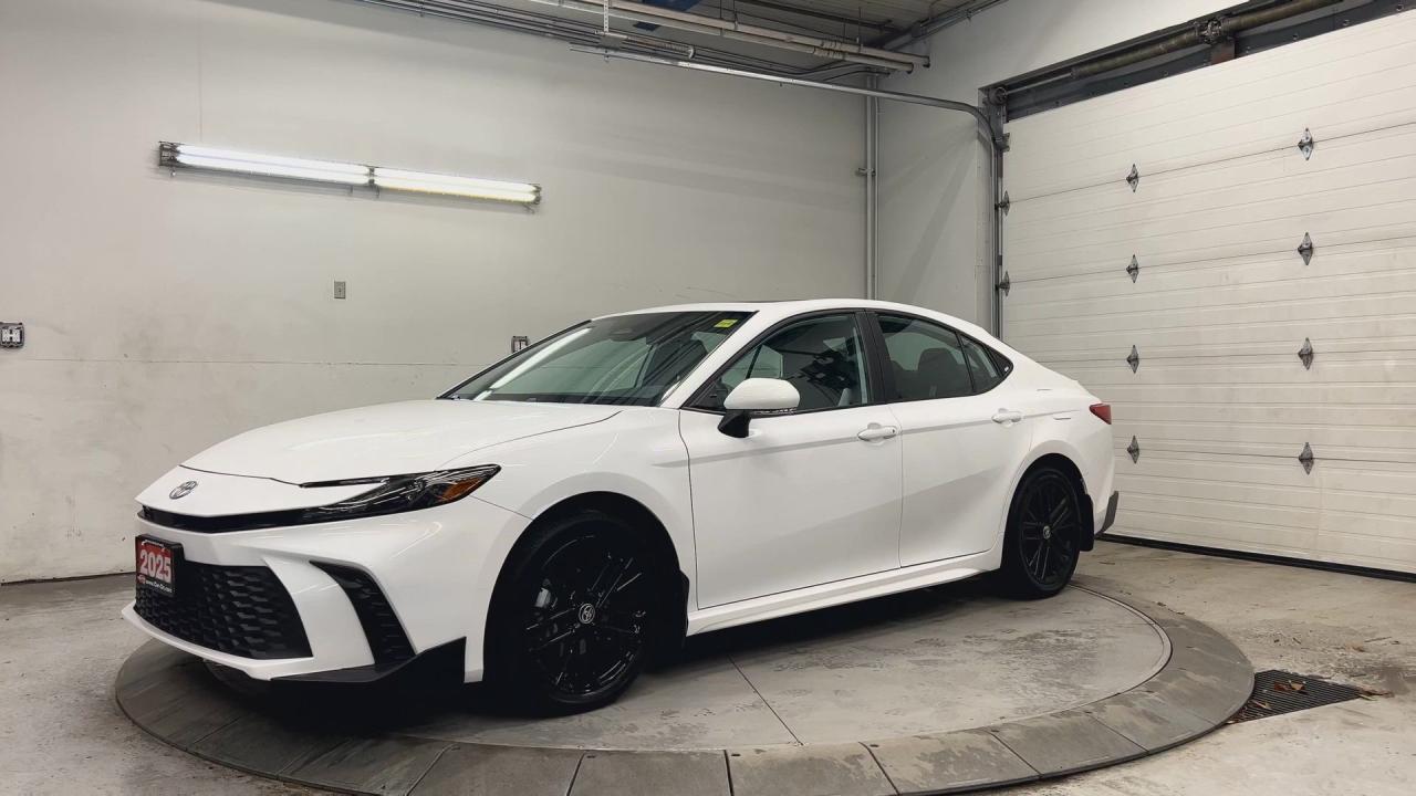 2025 Toyota Camry HYBRID SE UPGRADE AWD | LEATHER |SUNROOF | ALLOYS Photo
