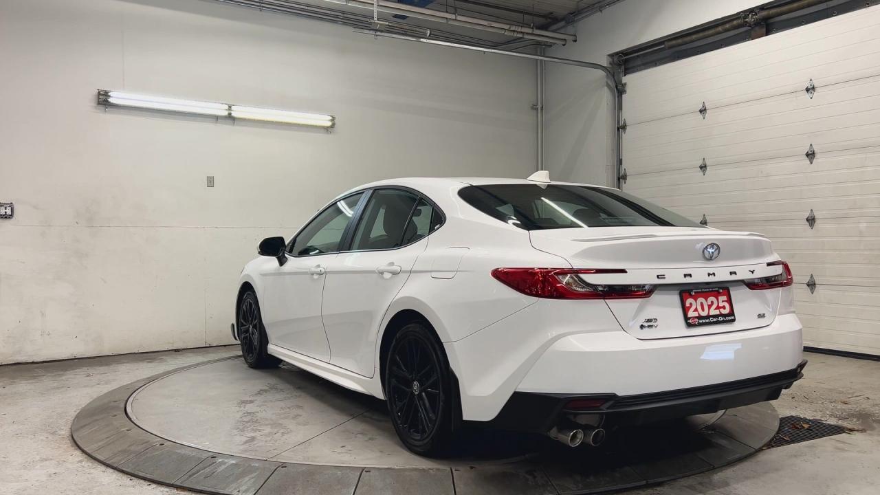 2025 Toyota Camry HYBRID SE UPGRADE AWD | LEATHER |SUNROOF | ALLOYS Photo