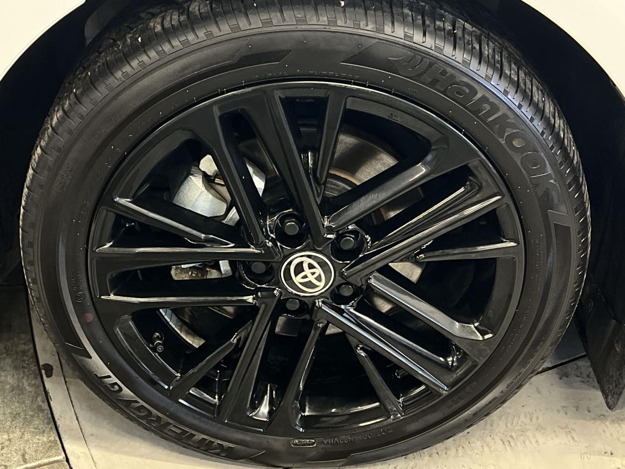 2025 Toyota Camry HYBRID SE UPGRADE AWD | LEATHER |SUNROOF | ALLOYS Photo