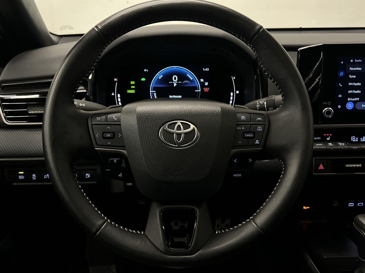 2025 Toyota Camry HYBRID SE UPGRADE AWD | LEATHER |SUNROOF | ALLOYS Photo